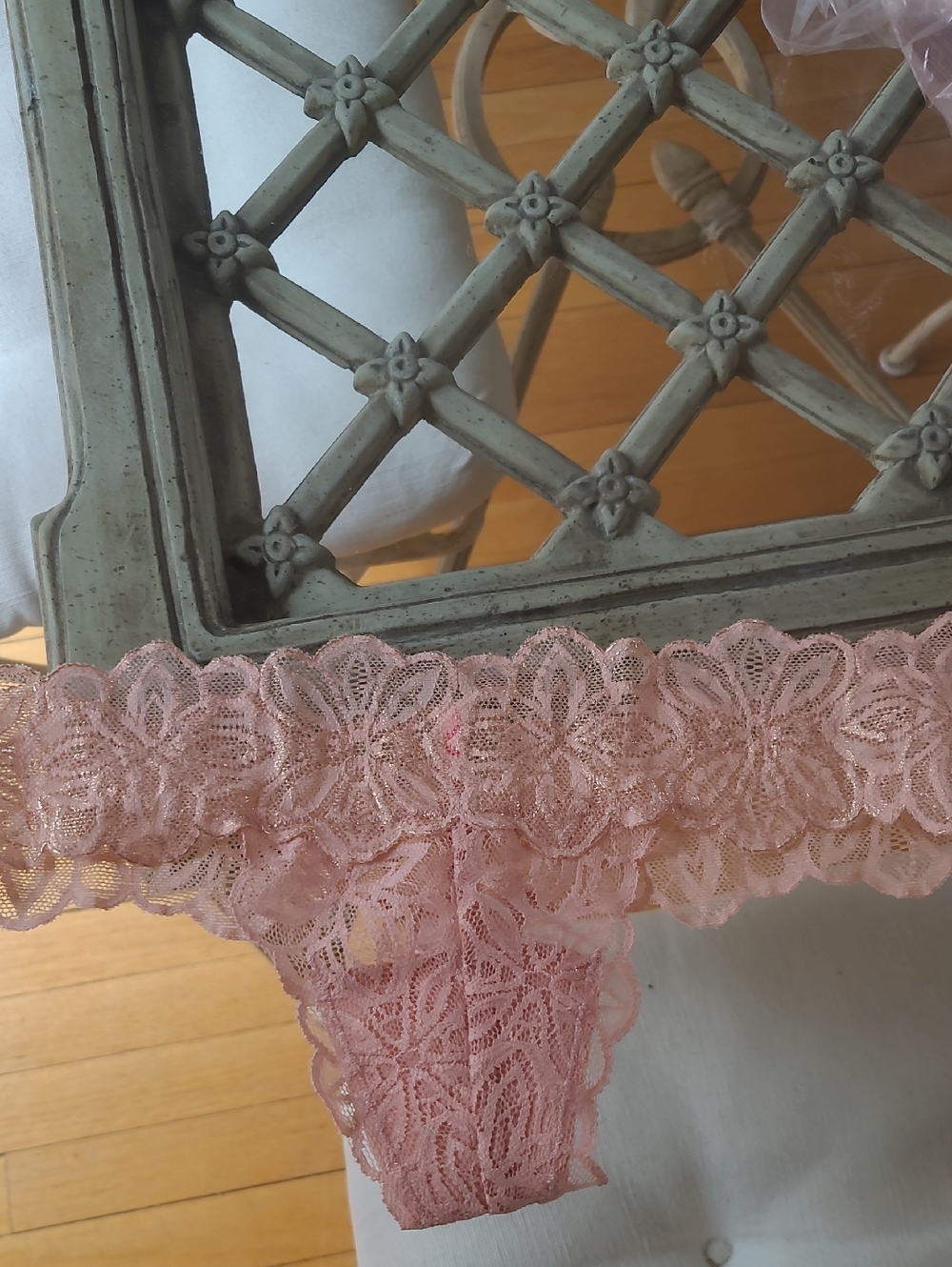 Victoria's Secret Pink Champagne Lace Thong XS New With Tags